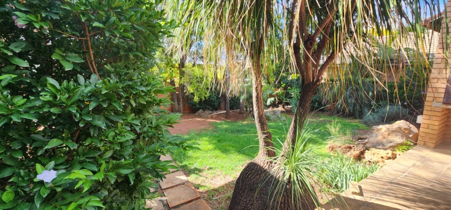To Let 3 Bedroom Property for Rent in Eldopark Gauteng
