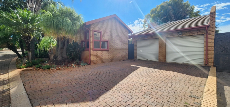 To Let 3 Bedroom Property for Rent in Eldopark Gauteng