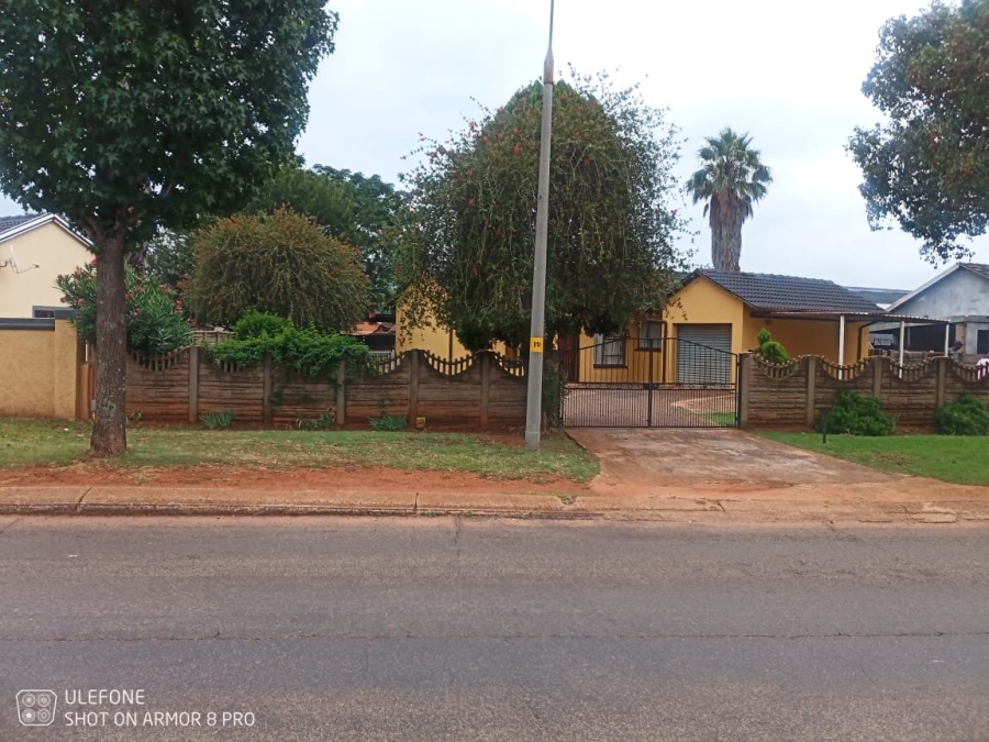 To Let 3 Bedroom Property for Rent in Dawn Park Gauteng