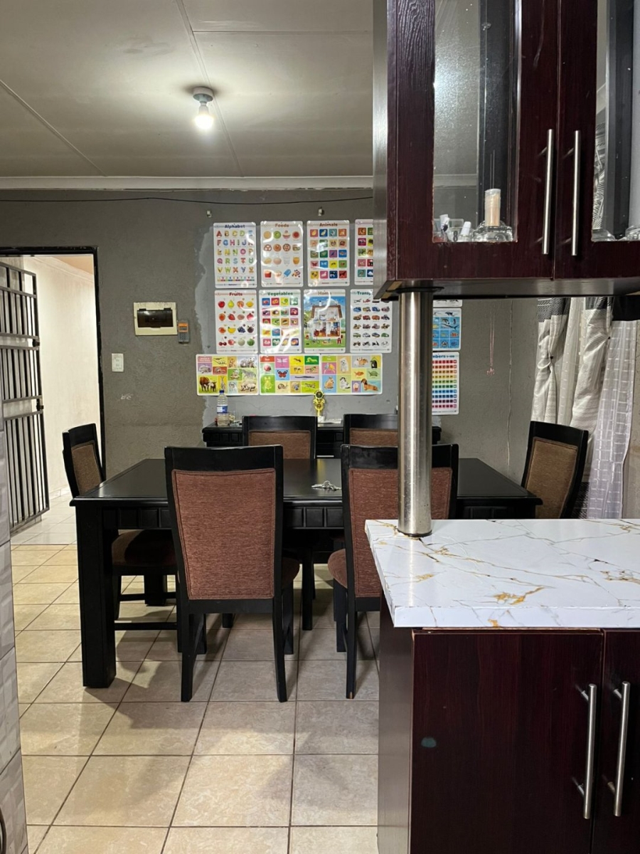 4 Bedroom Property for Sale in Protea Glen Gauteng