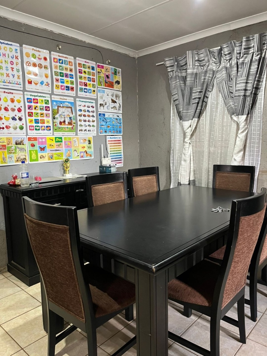 4 Bedroom Property for Sale in Protea Glen Gauteng