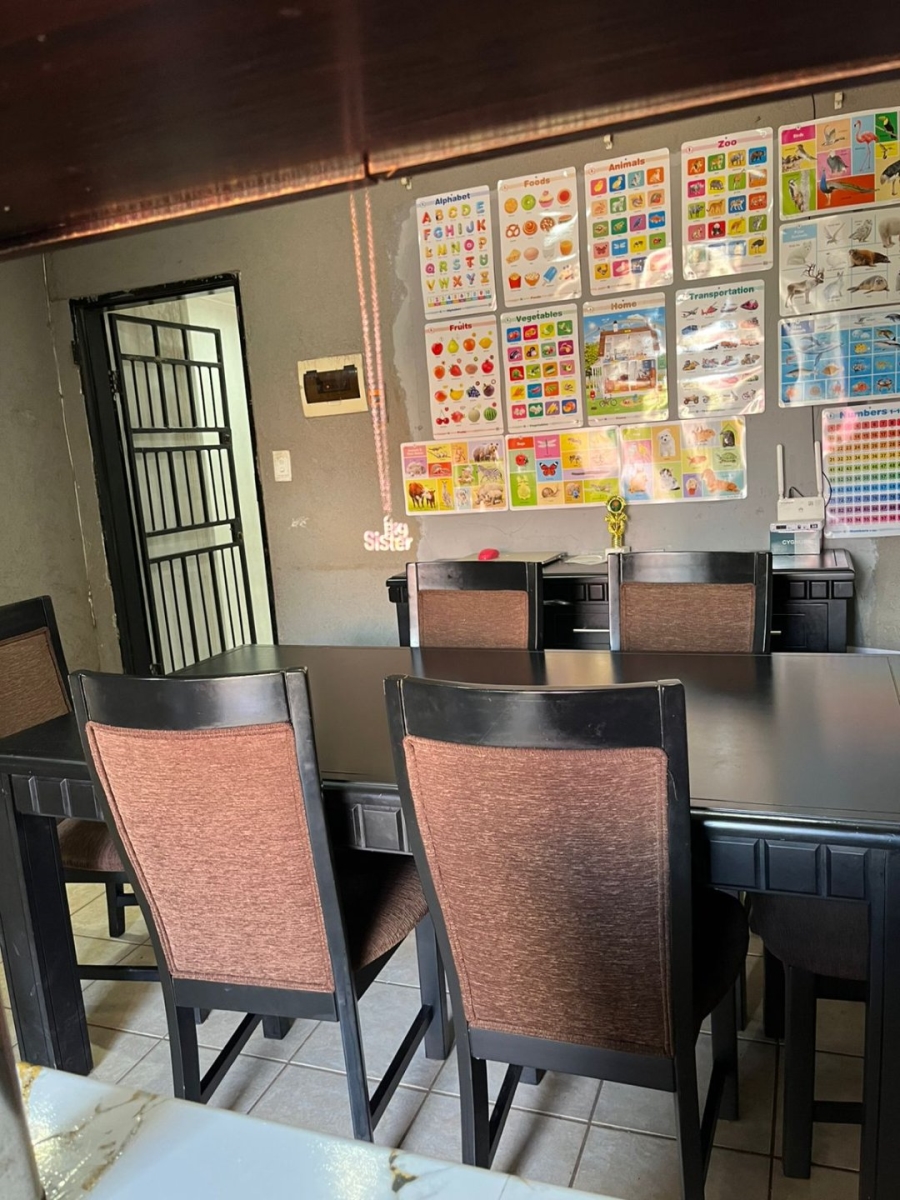 4 Bedroom Property for Sale in Protea Glen Gauteng