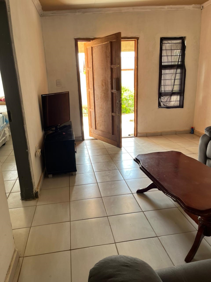 4 Bedroom Property for Sale in Protea Glen Gauteng