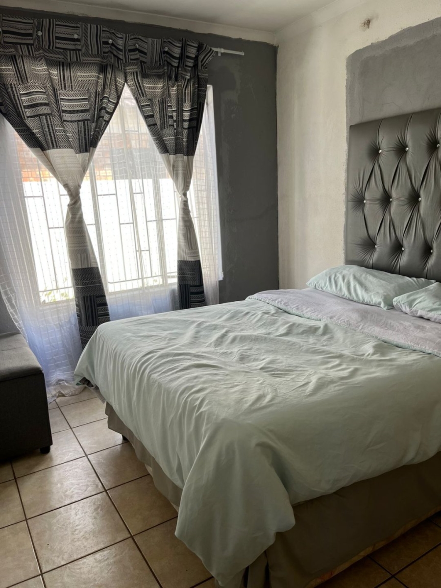 4 Bedroom Property for Sale in Protea Glen Gauteng
