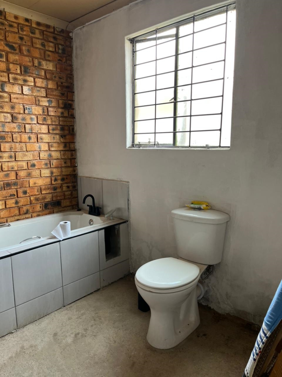 4 Bedroom Property for Sale in Protea Glen Gauteng