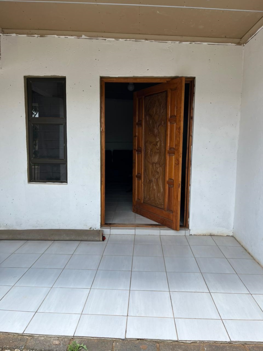 4 Bedroom Property for Sale in Protea Glen Gauteng