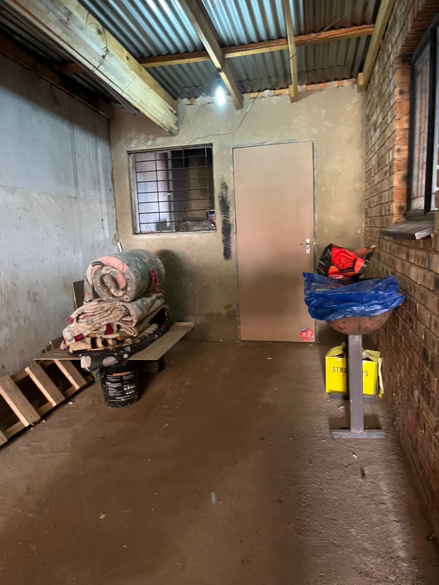 4 Bedroom Property for Sale in Protea Glen Gauteng