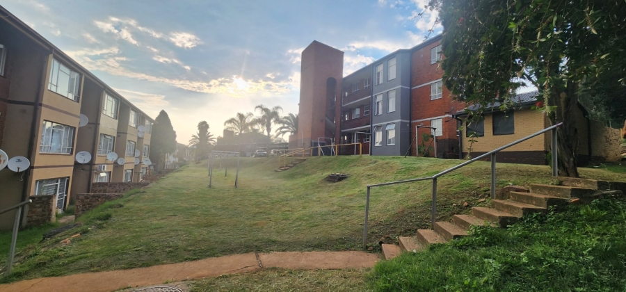 2 Bedroom Property for Sale in Laudium Gauteng