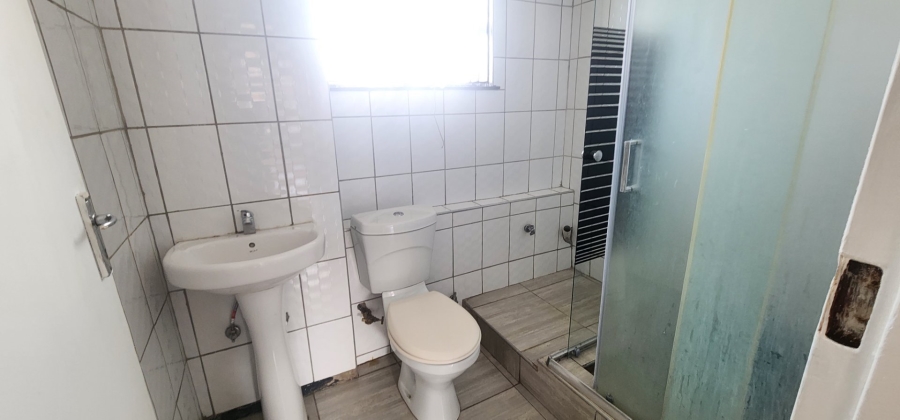 2 Bedroom Property for Sale in Laudium Gauteng