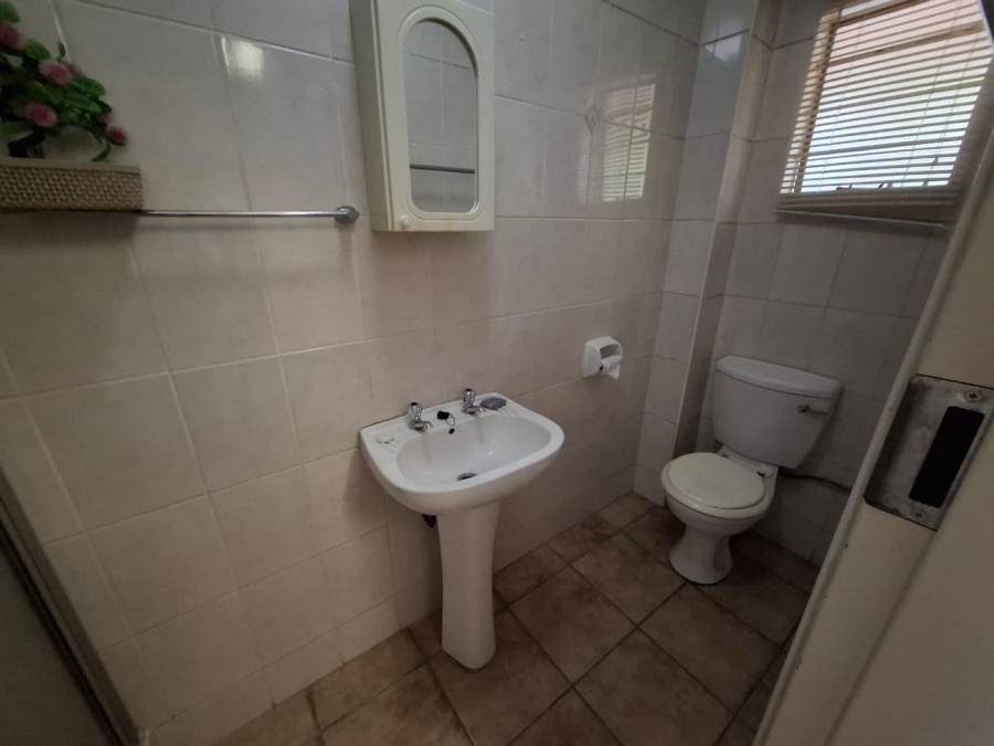 To Let 1 Bedroom Property for Rent in Rietfontein Gauteng