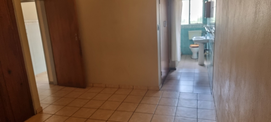 To Let 4 Bedroom Property for Rent in Booysens Gauteng