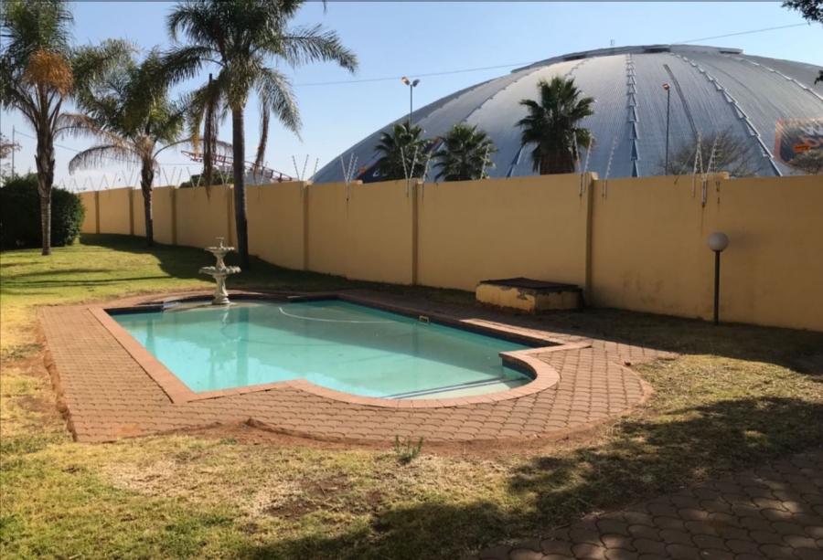 2 Bedroom Property for Sale in Sundowner Gauteng