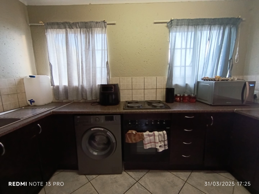 1 Bedroom Property for Sale in The Reeds Gauteng