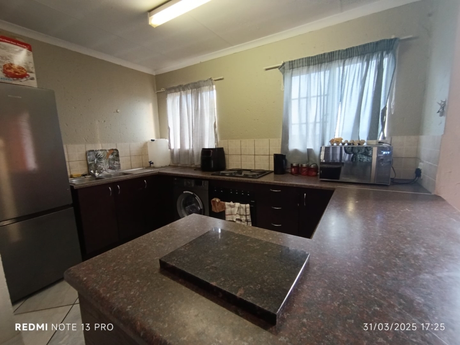 1 Bedroom Property for Sale in The Reeds Gauteng