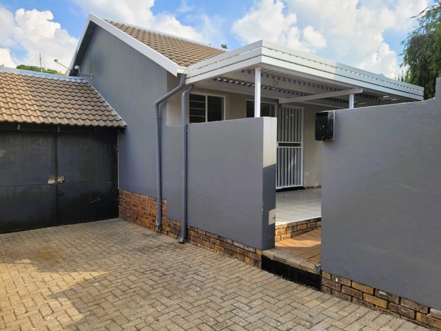 To Let 2 Bedroom Property for Rent in Northwold Gauteng