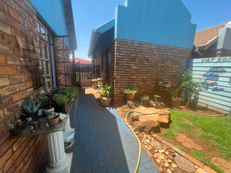 3 Bedroom Property for Sale in Theresa Park Gauteng