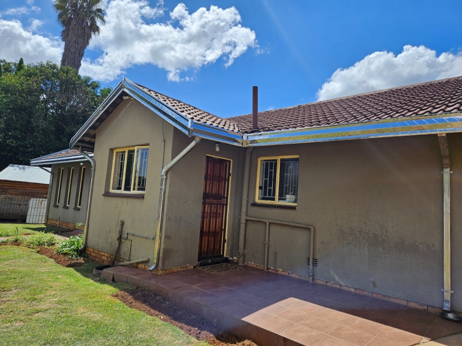 3 Bedroom Property for Sale in Crystal Park Gauteng