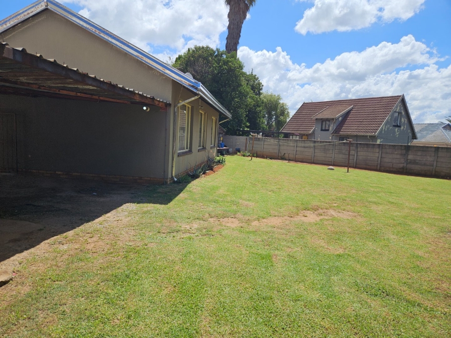 3 Bedroom Property for Sale in Crystal Park Gauteng