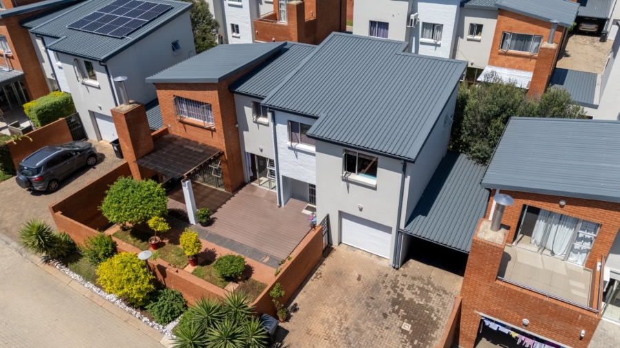 3 Bedroom Property for Sale in Maroeladal Gauteng