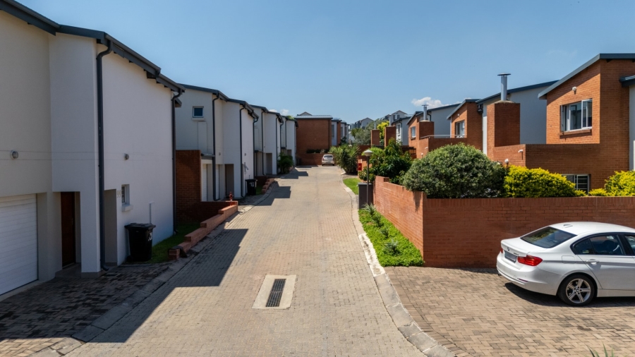 3 Bedroom Property for Sale in Maroeladal Gauteng