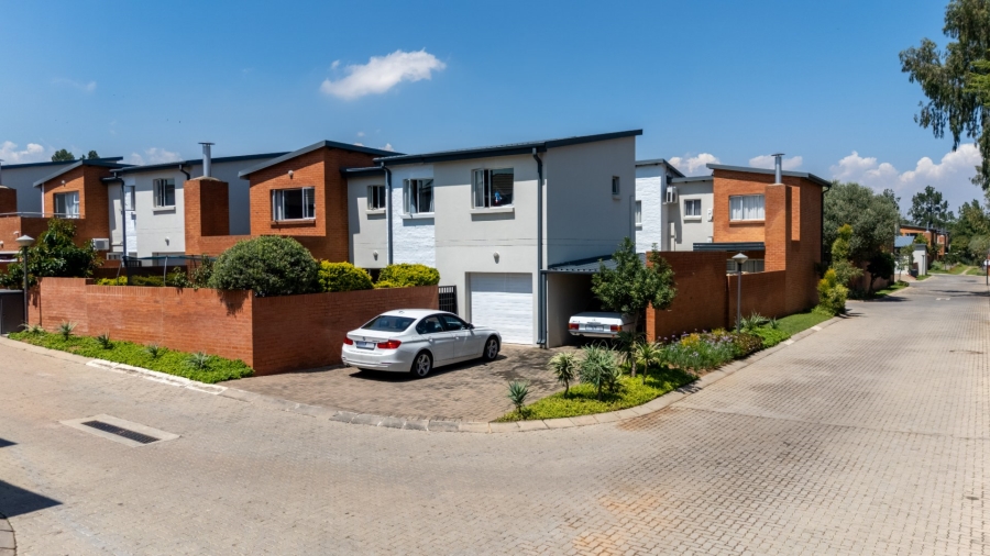 3 Bedroom Property for Sale in Maroeladal Gauteng