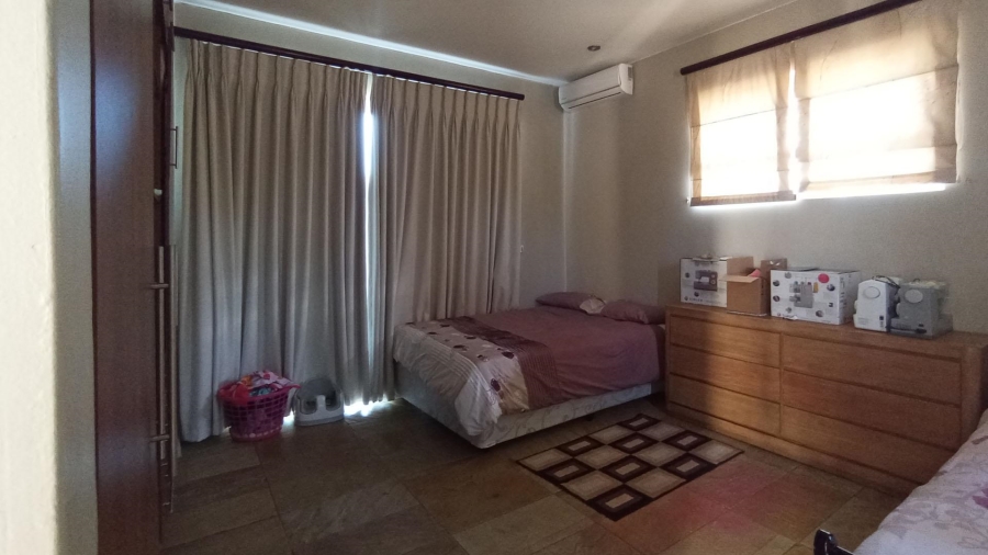 4 Bedroom Property for Sale in Saddlebrook Estate Gauteng