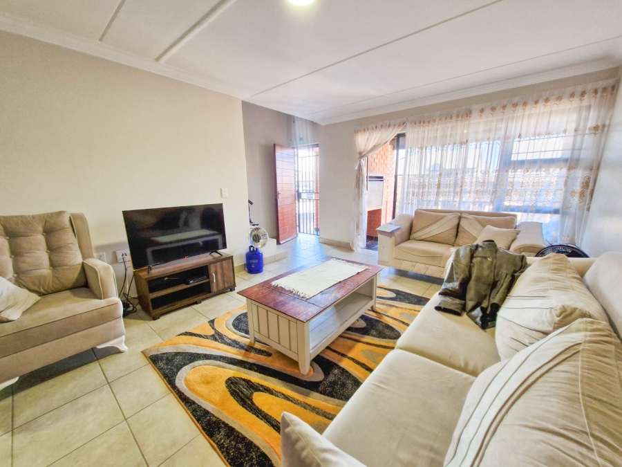 3 Bedroom Property for Sale in Equestria Gauteng