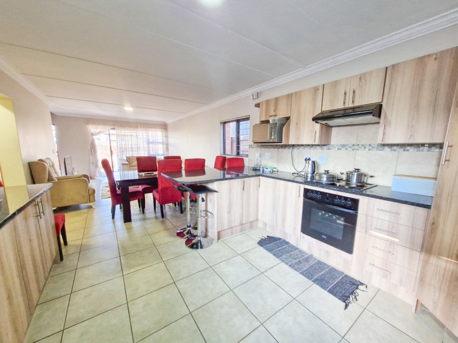 3 Bedroom Property for Sale in Equestria Gauteng