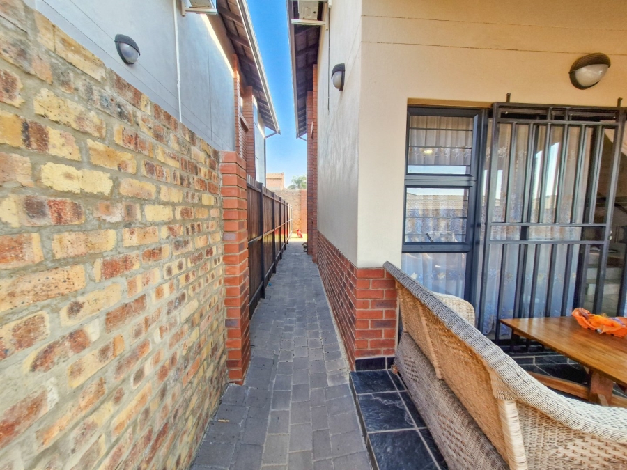 3 Bedroom Property for Sale in Equestria Gauteng