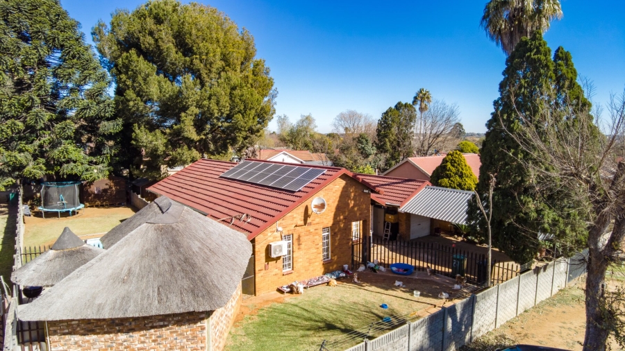 3 Bedroom Property for Sale in Crystal Park Gauteng