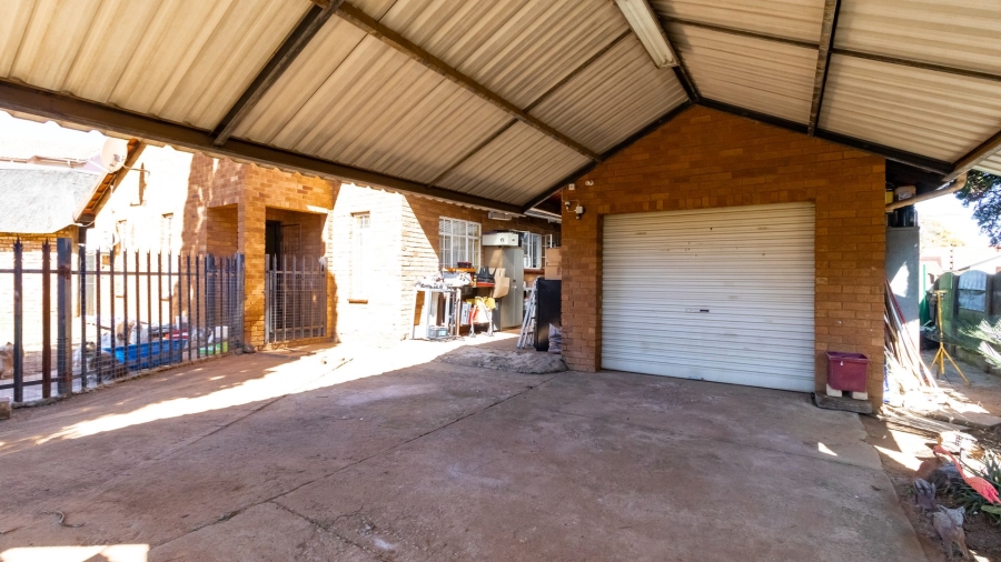3 Bedroom Property for Sale in Crystal Park Gauteng