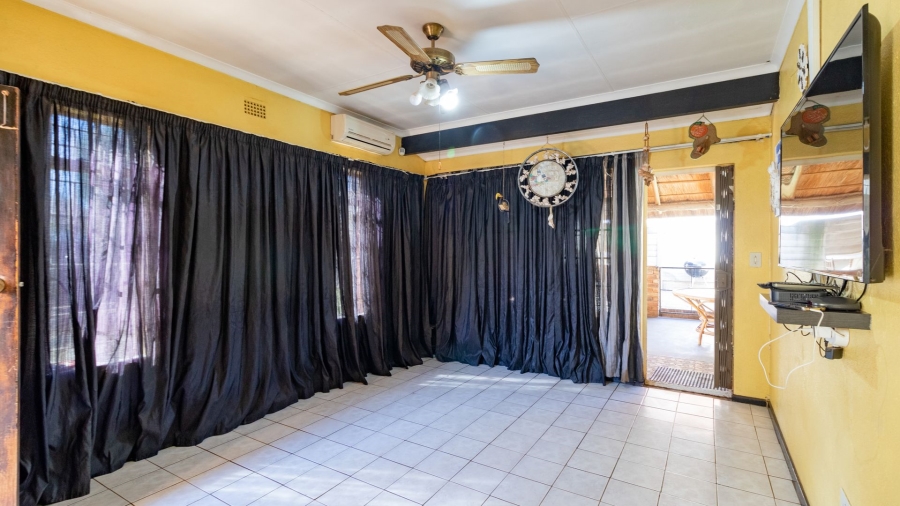 3 Bedroom Property for Sale in Crystal Park Gauteng