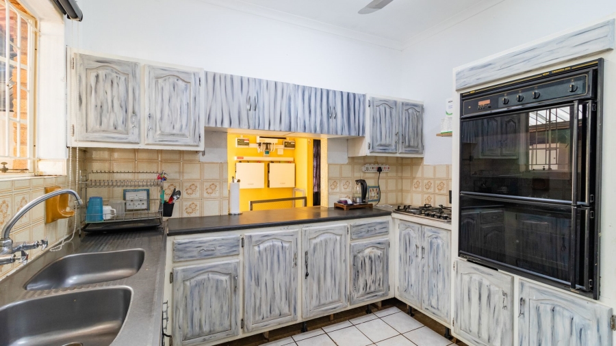 3 Bedroom Property for Sale in Crystal Park Gauteng