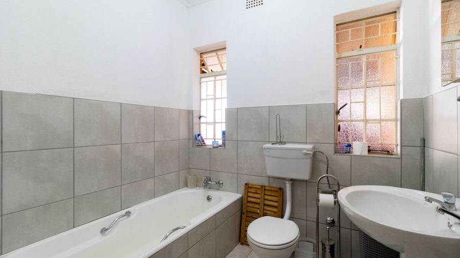 3 Bedroom Property for Sale in Crystal Park Gauteng