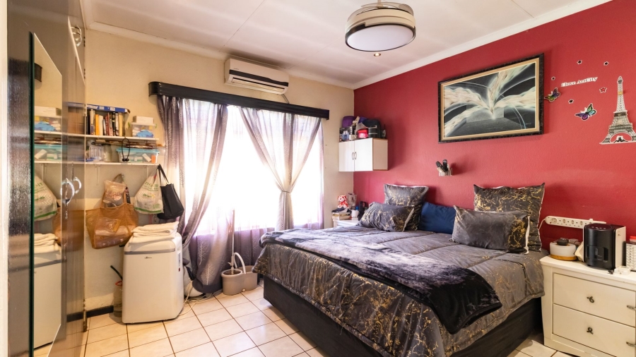 3 Bedroom Property for Sale in Crystal Park Gauteng