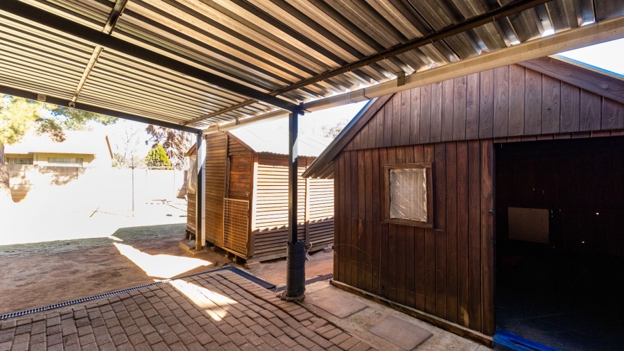 3 Bedroom Property for Sale in Crystal Park Gauteng