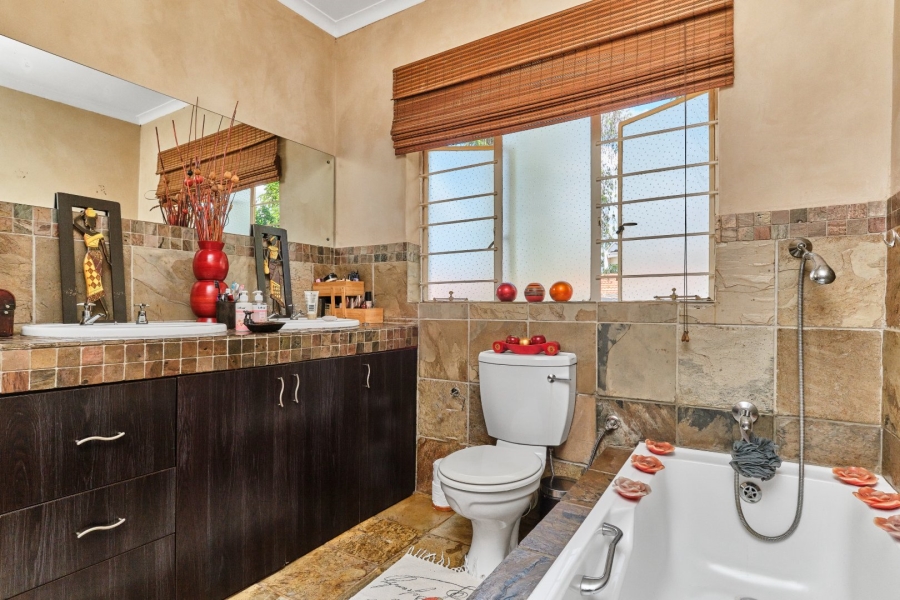 4 Bedroom Property for Sale in Weltevreden Park Gauteng