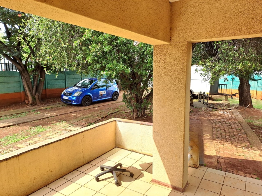 3 Bedroom Property for Sale in Rhodesfield Gauteng