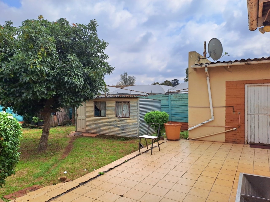 3 Bedroom Property for Sale in Rhodesfield Gauteng