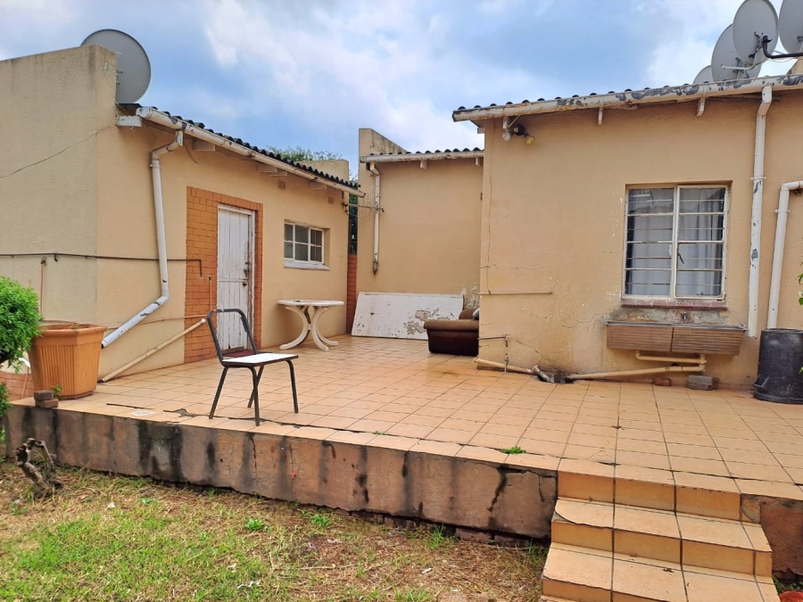 3 Bedroom Property for Sale in Rhodesfield Gauteng