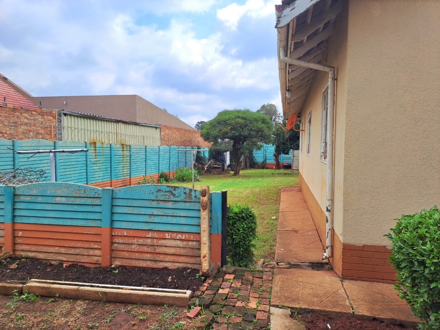 3 Bedroom Property for Sale in Rhodesfield Gauteng