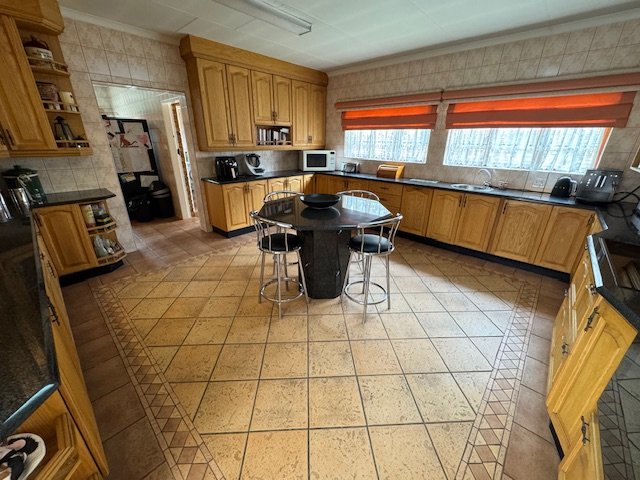 4 Bedroom Property for Sale in Glen Marais Gauteng