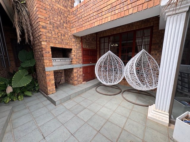 4 Bedroom Property for Sale in Glen Marais Gauteng