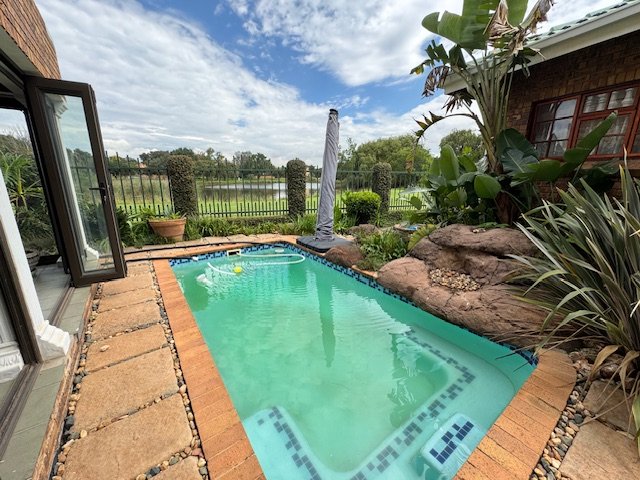 4 Bedroom Property for Sale in Glen Marais Gauteng