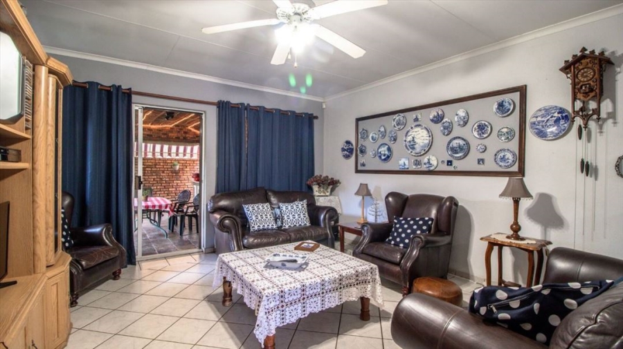 3 Bedroom Property for Sale in Glen Marais Gauteng