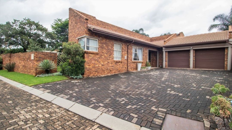 3 Bedroom Property for Sale in Glen Marais Gauteng