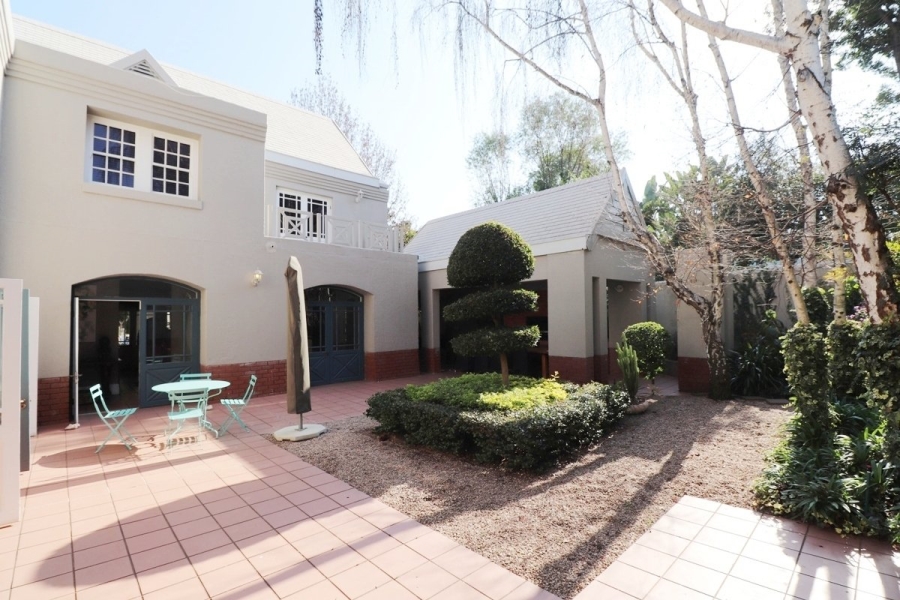 To Let 4 Bedroom Property for Rent in Bryanston Gauteng