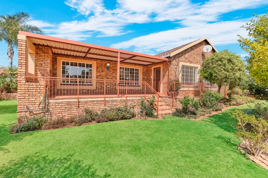 2 Bedroom Property for Sale in Honeydew Grove Gauteng