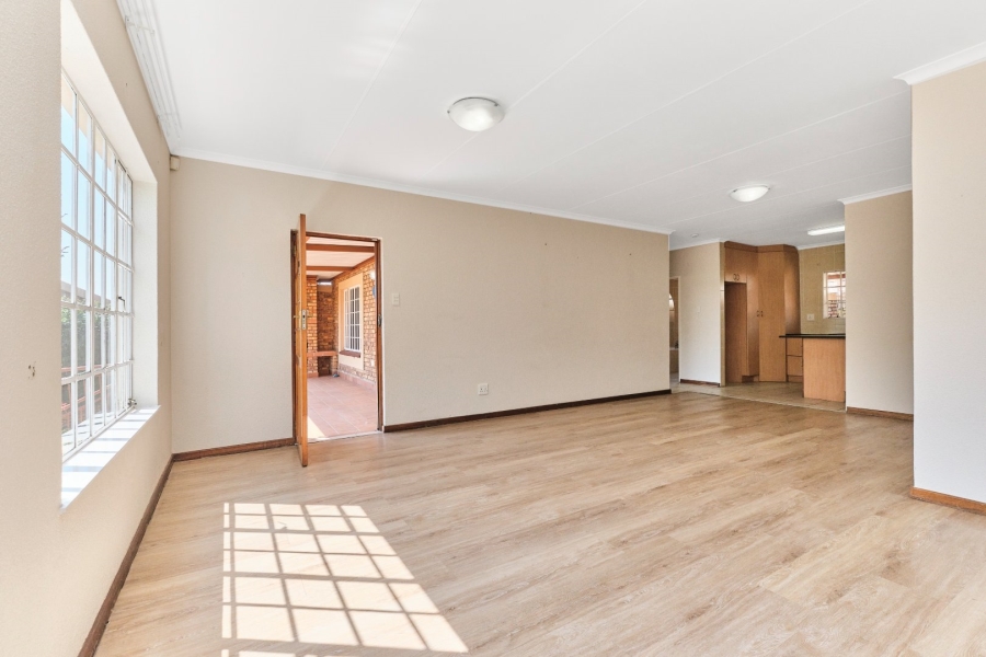 2 Bedroom Property for Sale in Honeydew Grove Gauteng