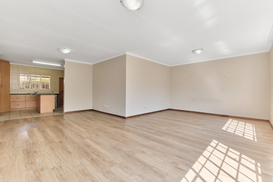 2 Bedroom Property for Sale in Honeydew Grove Gauteng